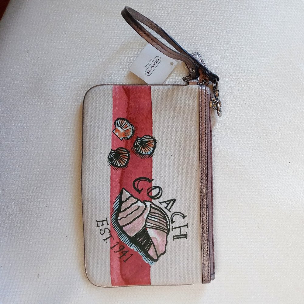 NWT Coach Wristlet with a Seashell Design